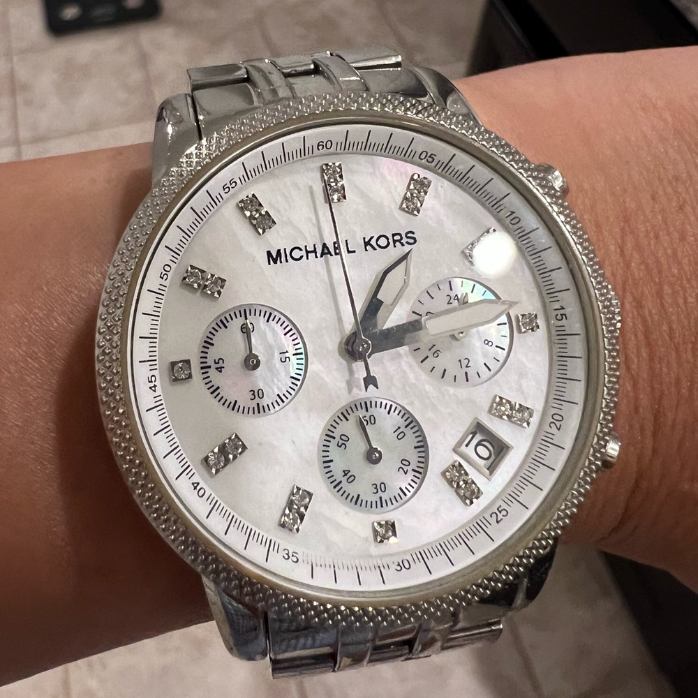 Elegant Silver Michael Kors Watch! She’s a beaut!
